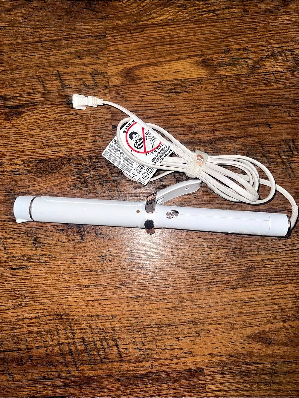 T3 SinglePass Curl 1.25" Professional Curling Iron C1.R.Bl.3.L